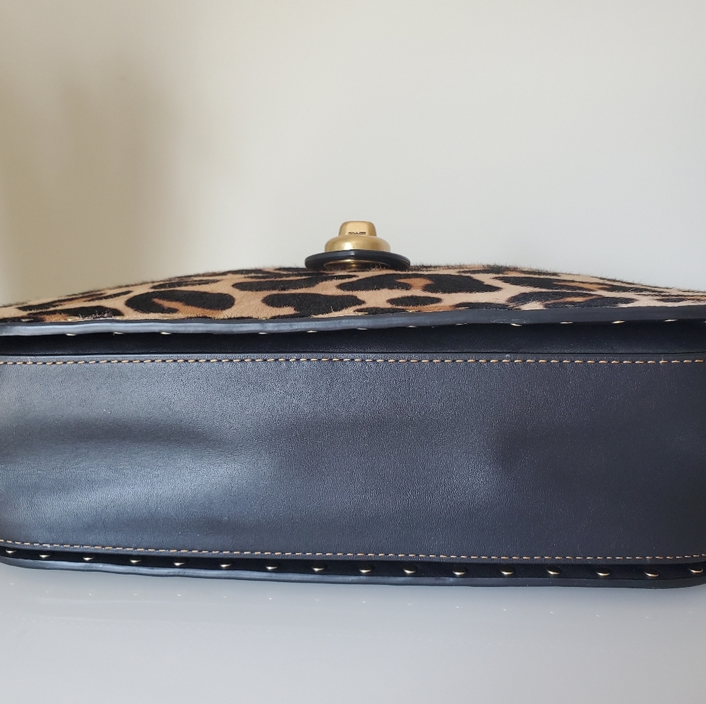 Coach Page 27 with Leopard print - Picture 7 of 17